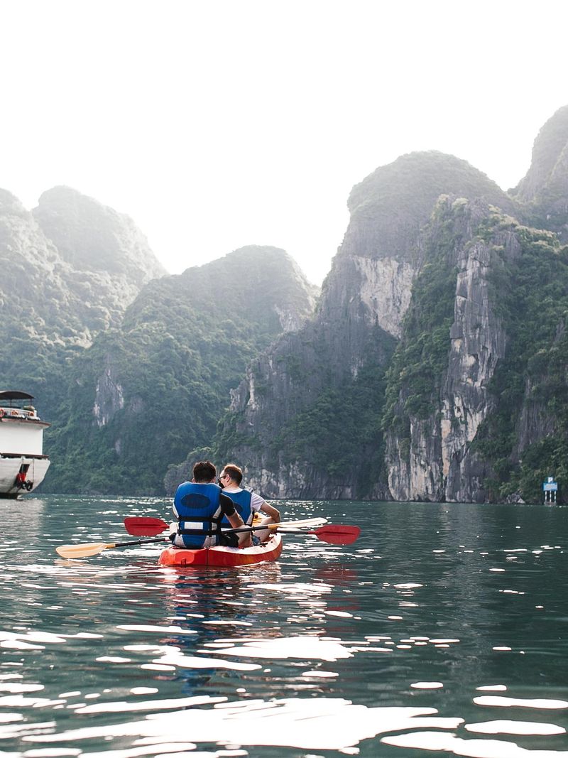 Kayaking in Lan Ha Bay